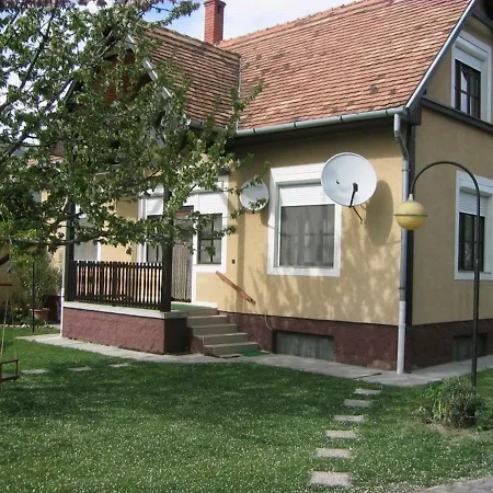 Balatonszabadi/balaton 20020 Apartment